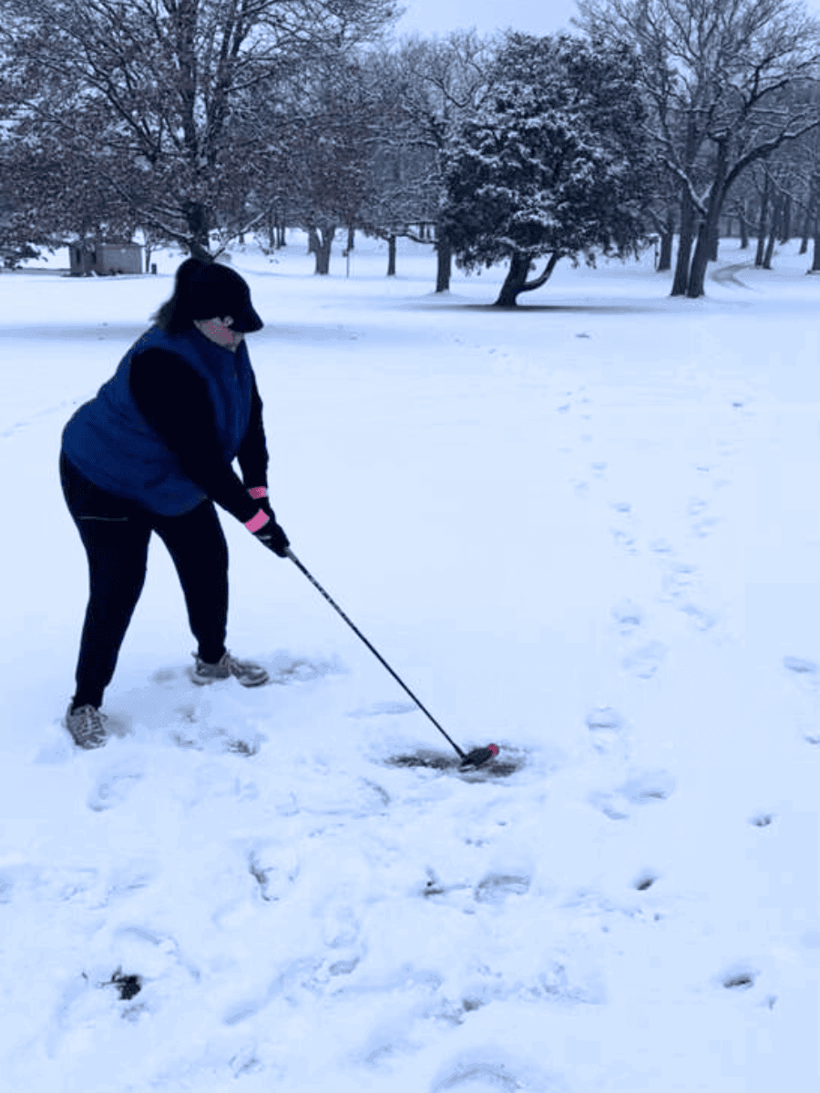 Image accompanying Winter Golf Essentials for Women: Clothing & Gear